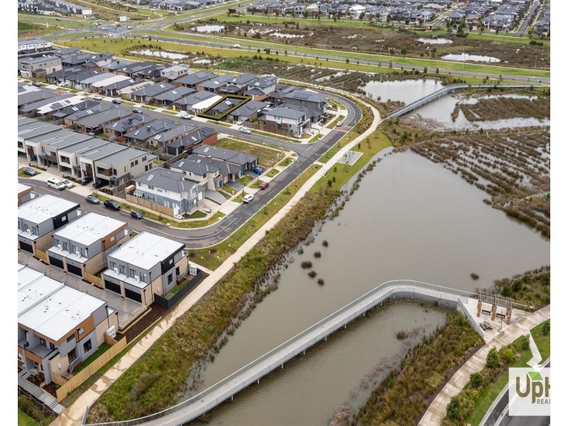 6 Keskadale Way, Clyde North VIC 3978