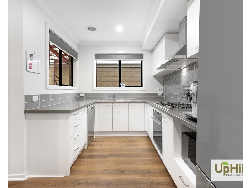 9 Emanda Lane, Clyde North VIC 3978