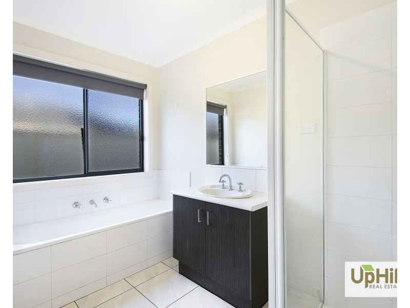 9 Salvia Avenue, Pakenham VIC 3810