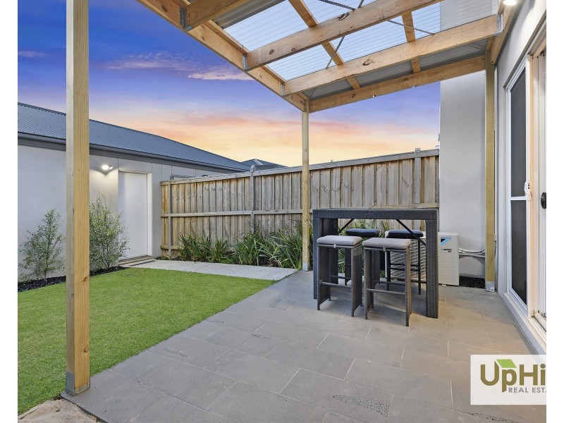 3 Hacienda Lane, Clyde North VIC 3978