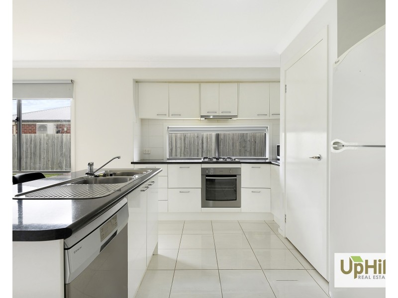 94 Linsell Boulevard, Cranbourne East VIC 3977