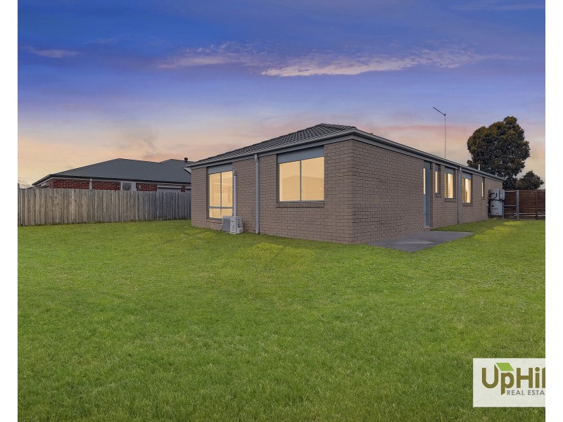94 Linsell Boulevard, Cranbourne East VIC 3977