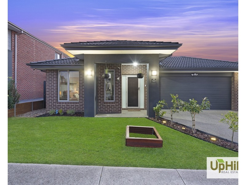 42 Karabair Street, Clyde North VIC 3978