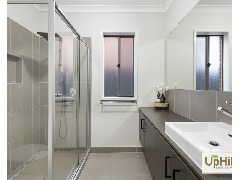 42 Karabair Street, Clyde North VIC 3978