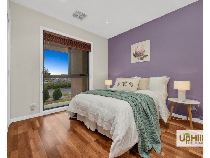 24 Salerno Way, Clyde North VIC 3978