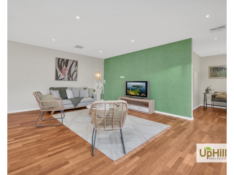 24 Salerno Way, Clyde North VIC 3978