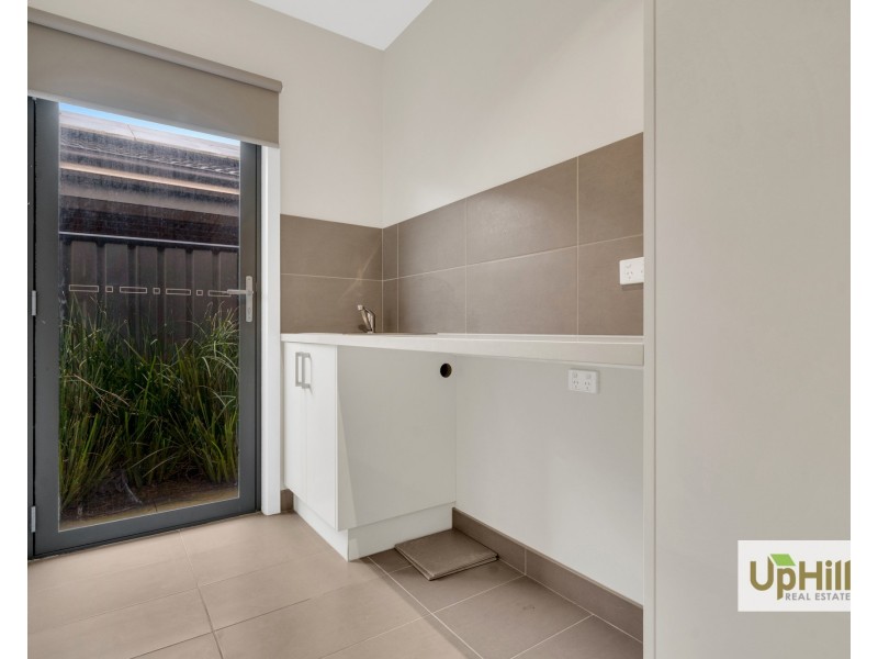 24 Salerno Way, Clyde North VIC 3978