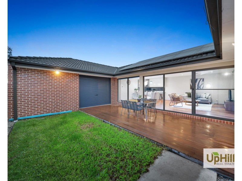 24 Salerno Way, Clyde North VIC 3978