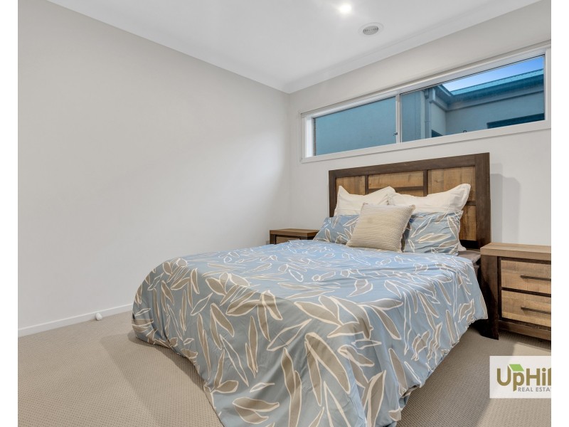 15 Sutil Drive, Clyde North VIC 3978