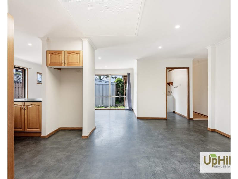 31 Courtenay Avenue, Cranbourne North VIC 3977