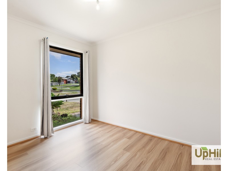 31 Courtenay Avenue, Cranbourne North VIC 3977