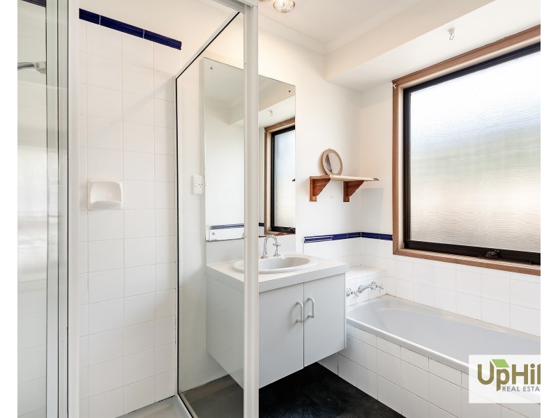 31 Courtenay Avenue, Cranbourne North VIC 3977