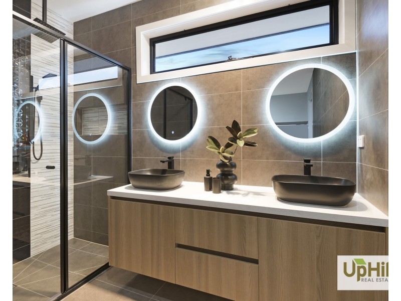 3 Ovens Place, Clyde North VIC 3978