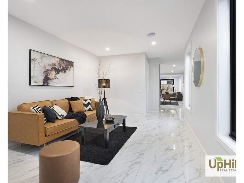 3 Ovens Place, Clyde North VIC 3978