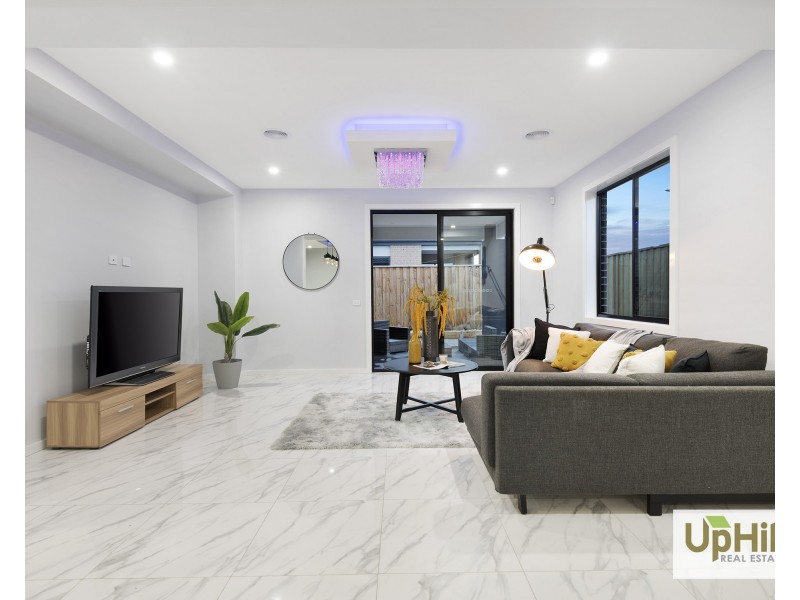 3 Ovens Place, Clyde North VIC 3978