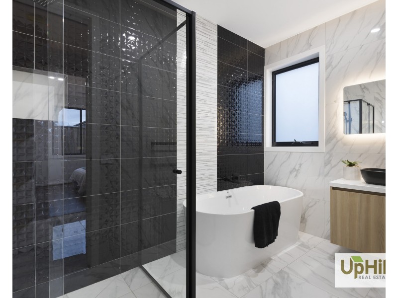 3 Ovens Place, Clyde North VIC 3978