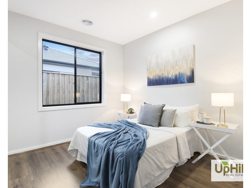 3 Ovens Place, Clyde North VIC 3978