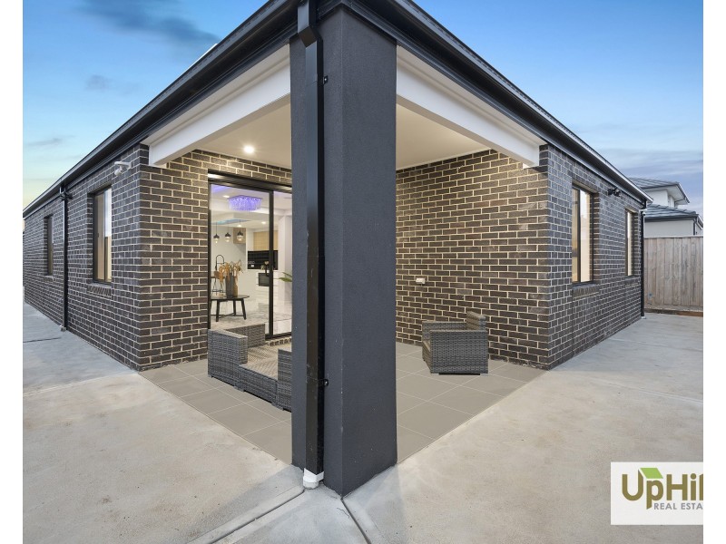 3 Ovens Place, Clyde North VIC 3978