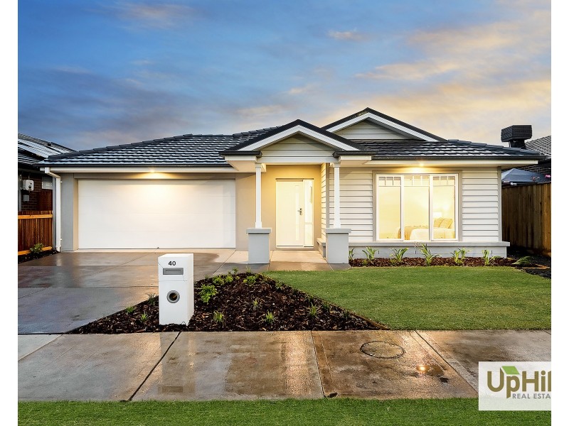 40 Burnbank Parade, Clyde North VIC 3978