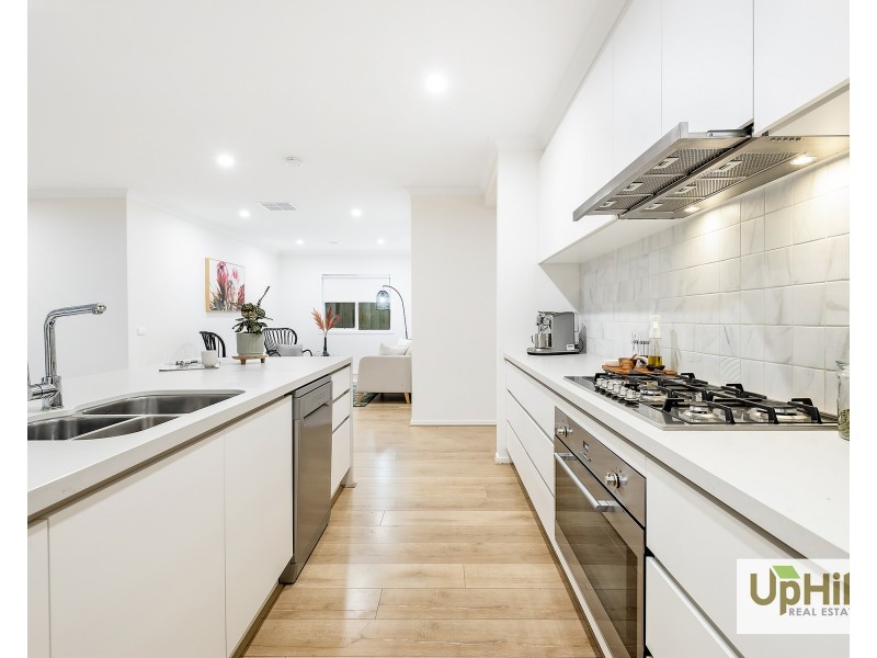 40 Burnbank Parade, Clyde North VIC 3978