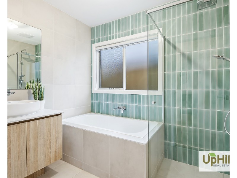 40 Burnbank Parade, Clyde North VIC 3978