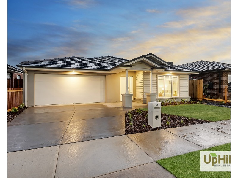 40 Burnbank Parade, Clyde North VIC 3978