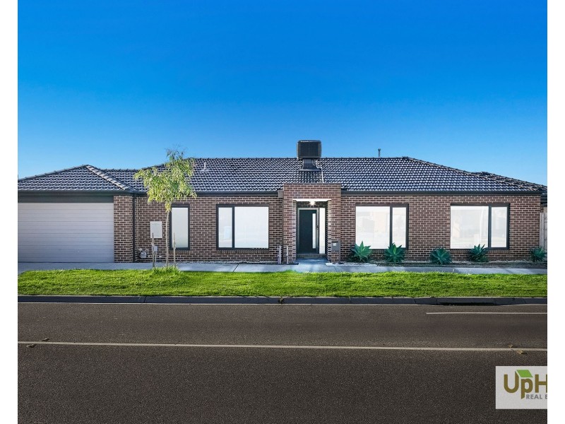 74 FIORELLI BOULEVARD, Cranbourne East VIC 3977