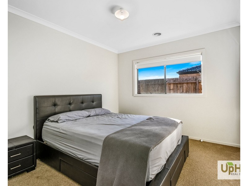 74 FIORELLI BOULEVARD, Cranbourne East VIC 3977