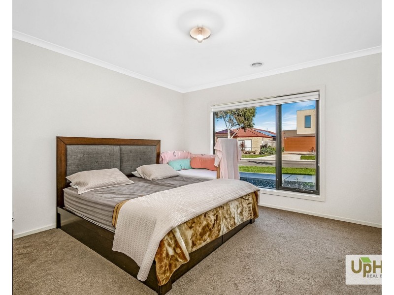 74 FIORELLI BOULEVARD, Cranbourne East VIC 3977