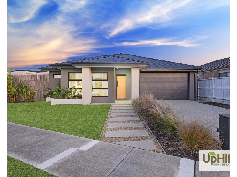 1 Punt Way, Clyde VIC 3978