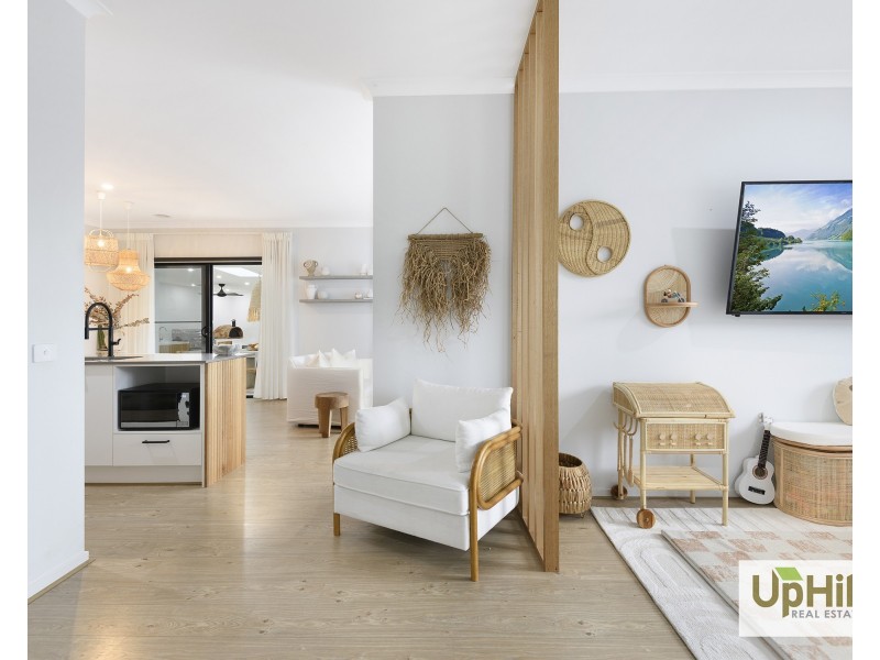 1 Punt Way, Clyde VIC 3978