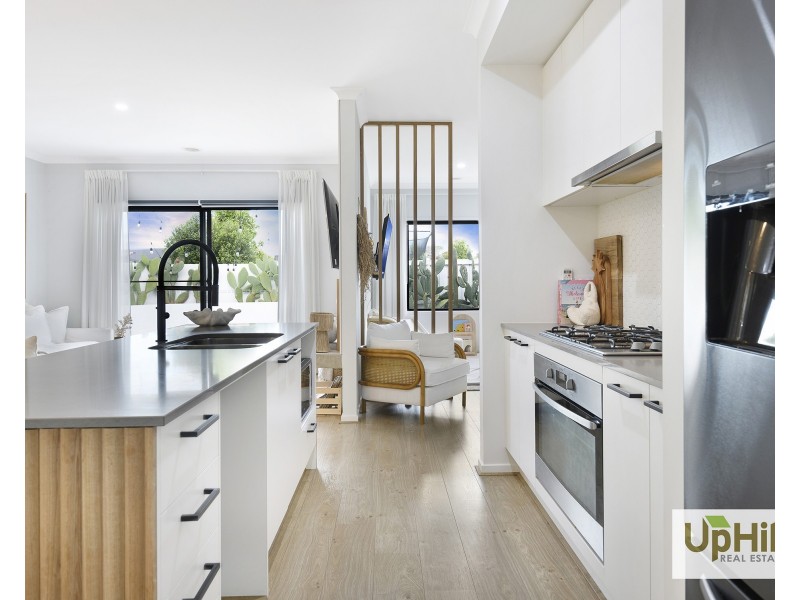 1 Punt Way, Clyde VIC 3978