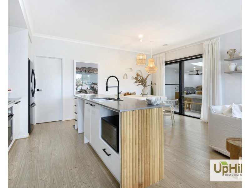 1 Punt Way, Clyde VIC 3978