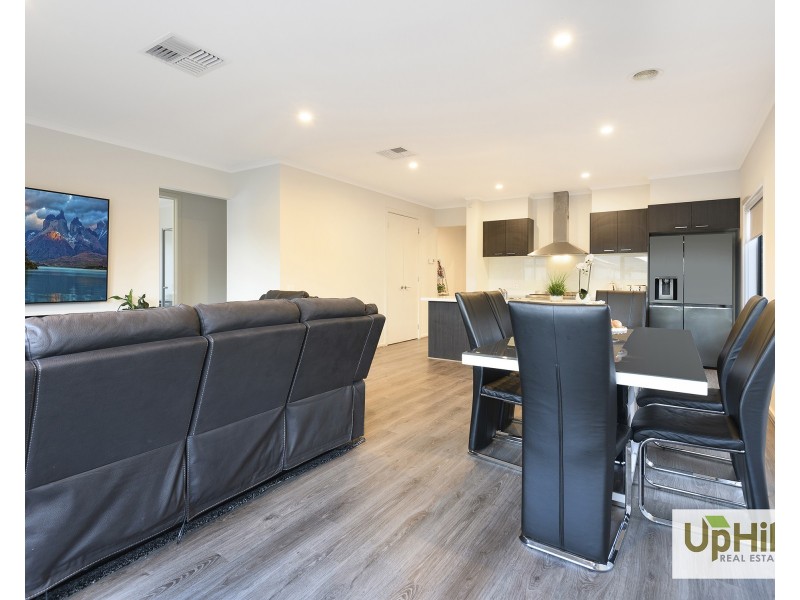 14 Kenyan Avenue, Clyde VIC 3978