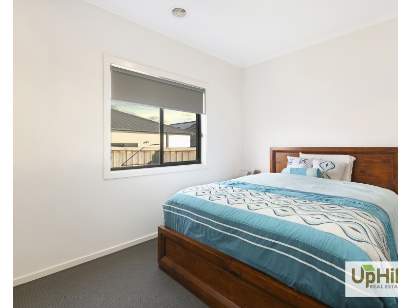 14 Kenyan Avenue, Clyde VIC 3978