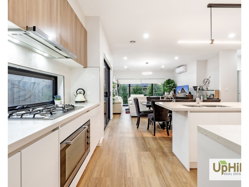 19 Merlot Way, Clyde North VIC 3978