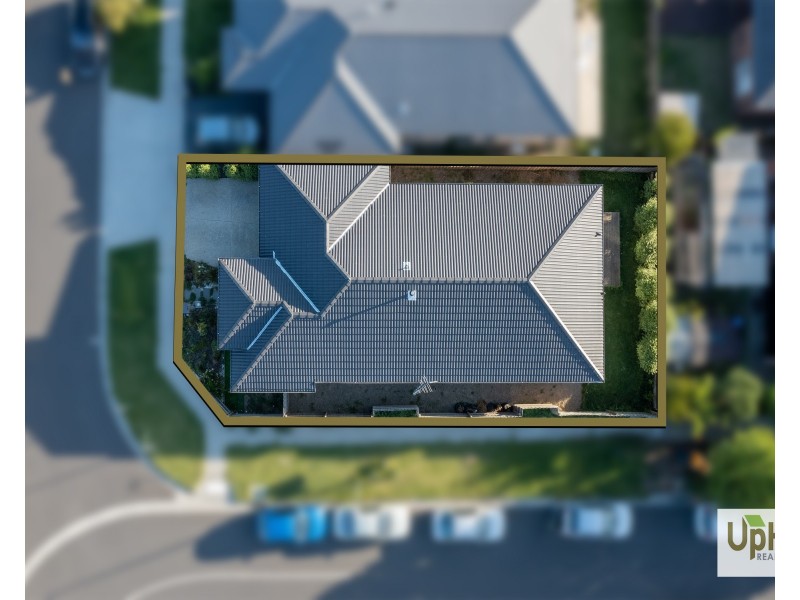 19 Merlot Way, Clyde North VIC 3978