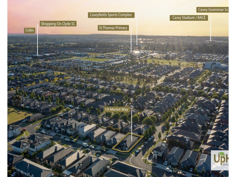 19 Merlot Way, Clyde North VIC 3978