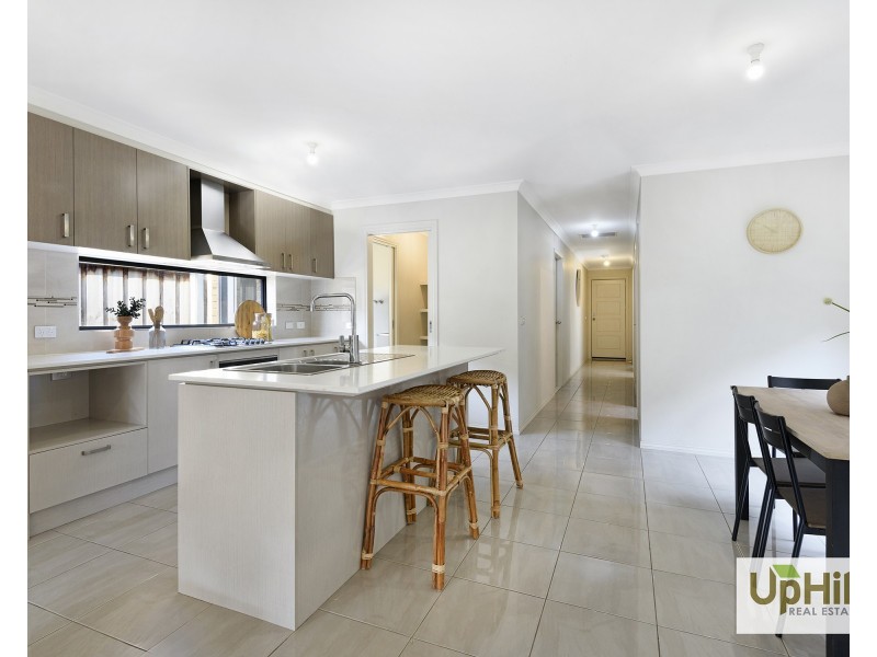 15 Cubbie Way, Clyde North VIC 3978