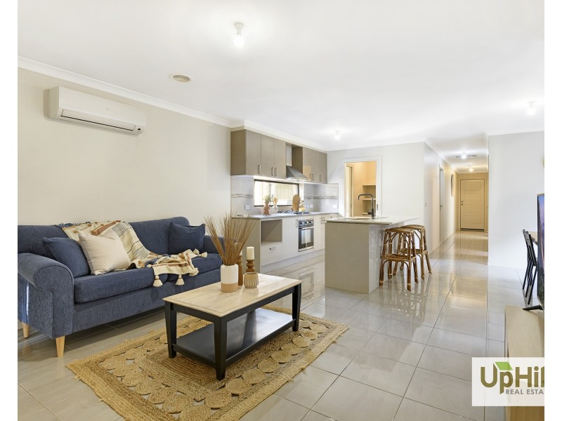 15 Cubbie Way, Clyde North VIC 3978