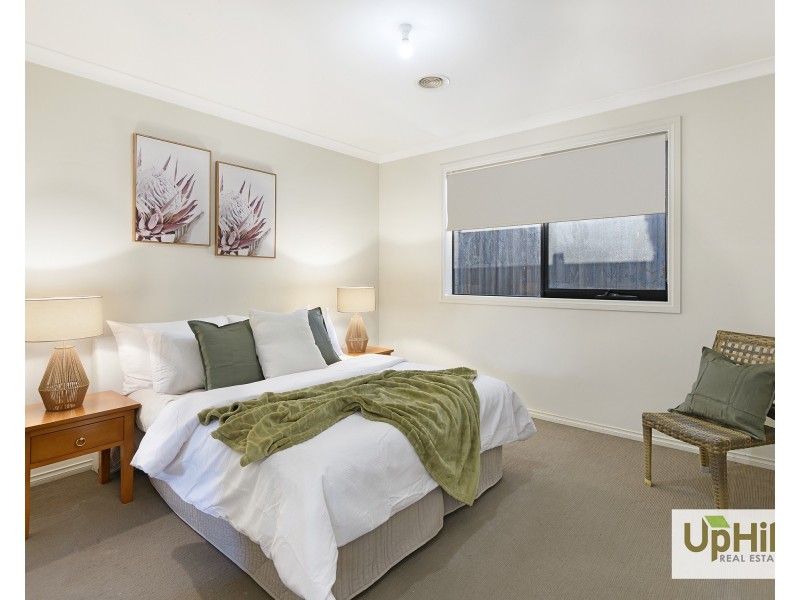 15 Cubbie Way, Clyde North VIC 3978