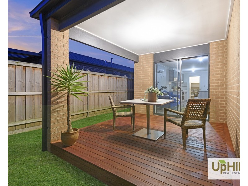 15 Cubbie Way, Clyde North VIC 3978