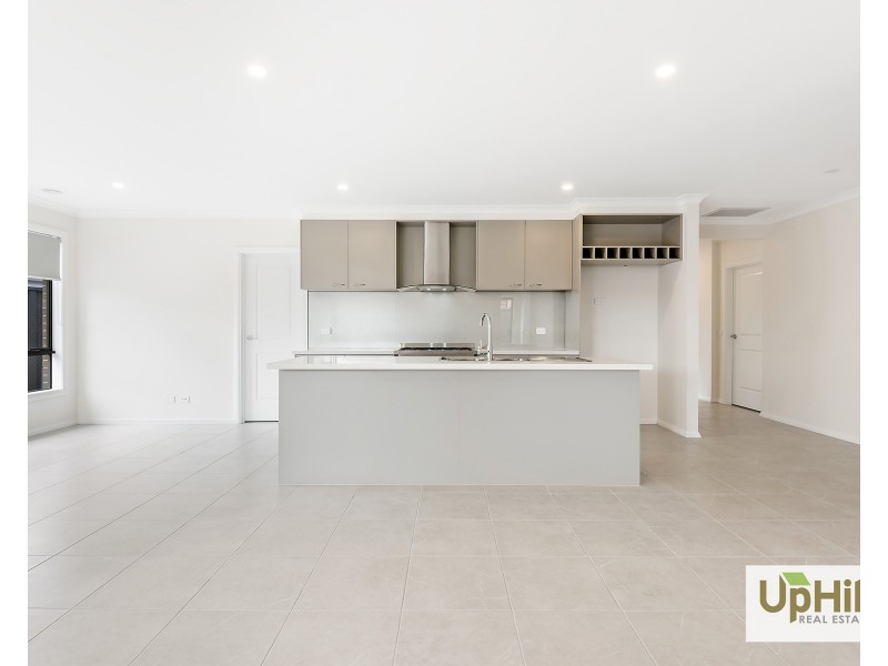 27 Yoho Road, Clyde VIC 3978