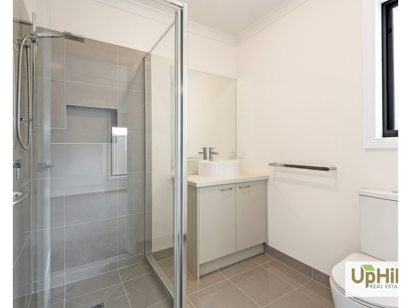27 Yoho Road, Clyde VIC 3978