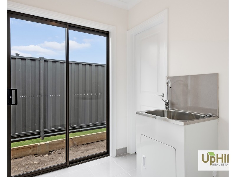 27 Yoho Road, Clyde VIC 3978