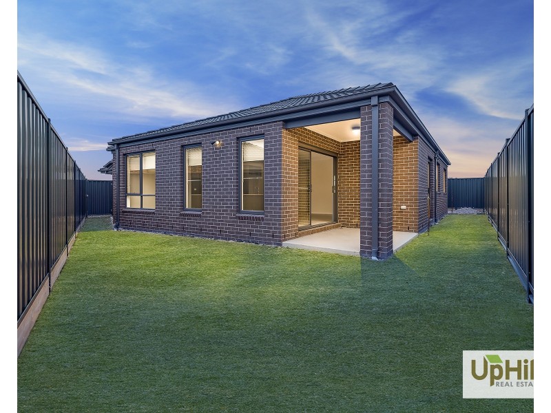 27 Yoho Road, Clyde VIC 3978