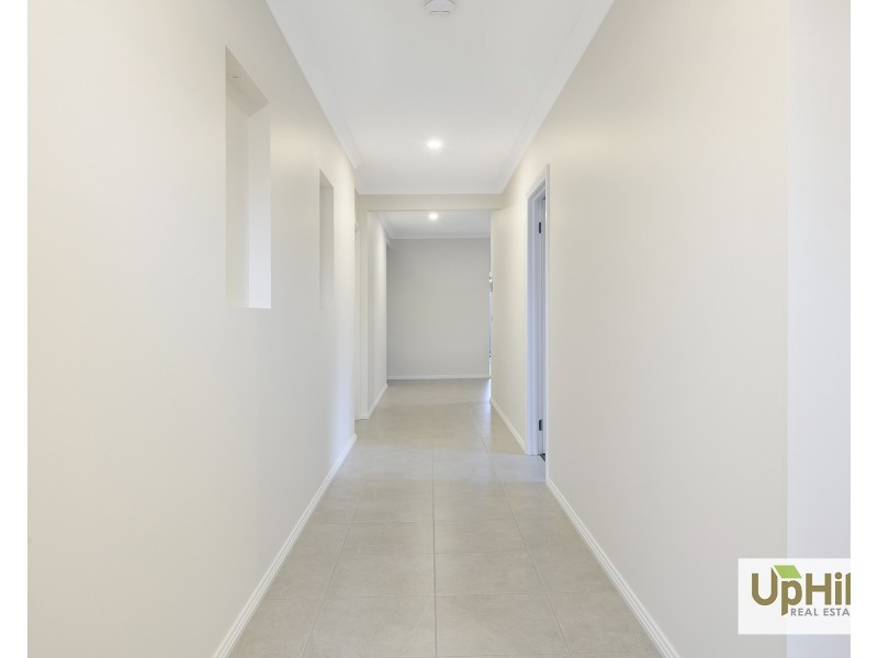 27 Yoho Road, Clyde VIC 3978