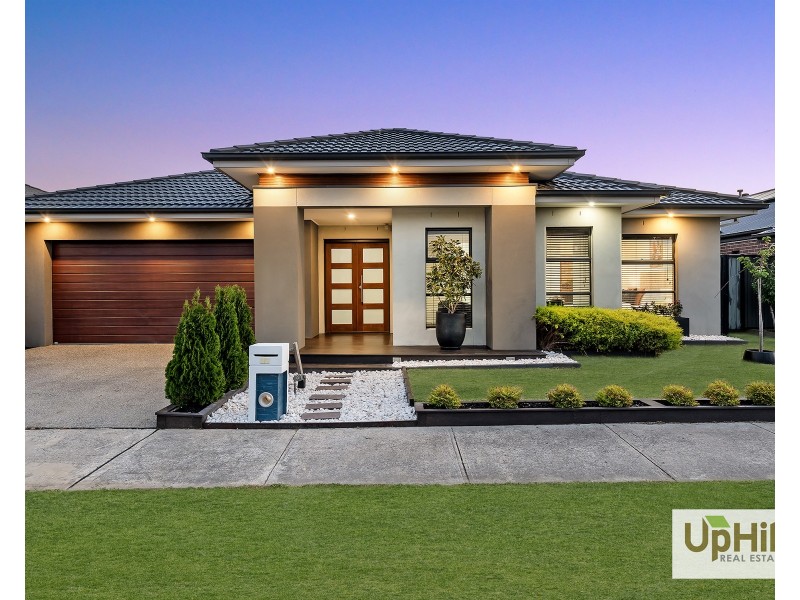 36 Glenrose Boulevard, Clyde North VIC 3978