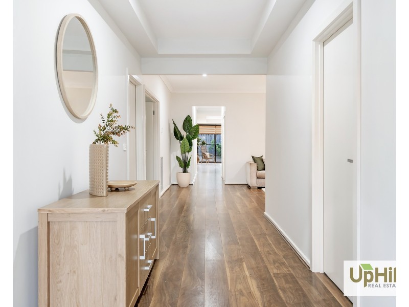 36 Glenrose Boulevard, Clyde North VIC 3978