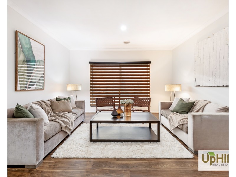 36 Glenrose Boulevard, Clyde North VIC 3978